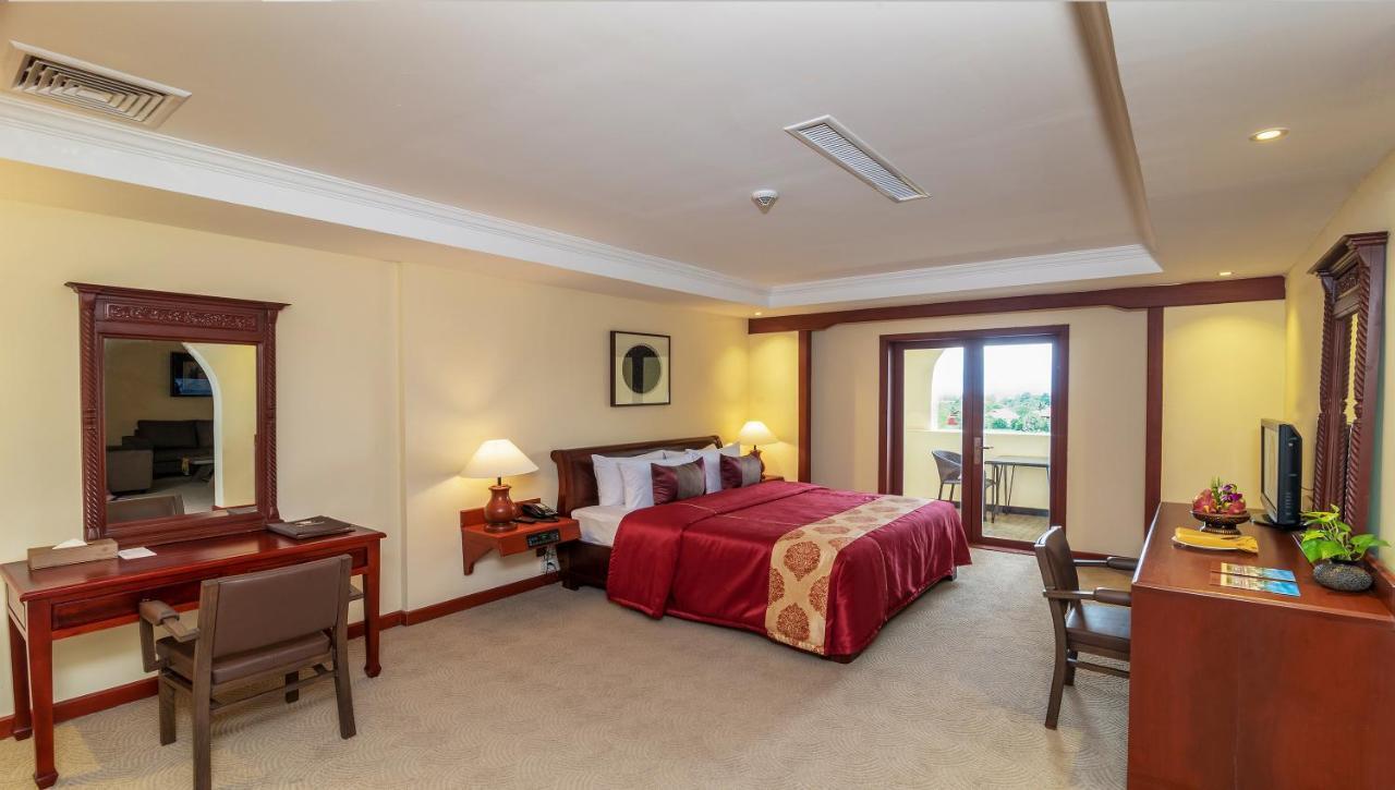 Hotel De La Renaissance Sziemreap Kültér fotó